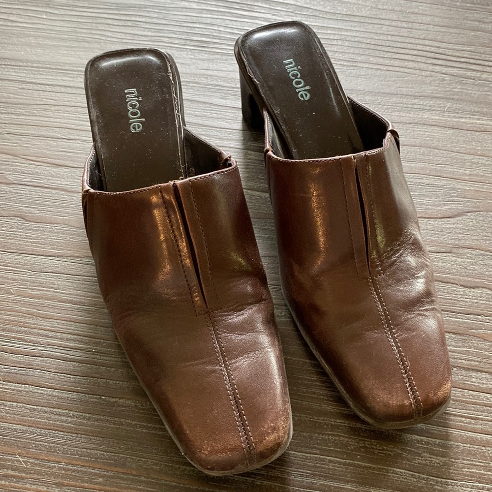 Nicole muley’s in size 7 1/2 leather upper made in Brazil.